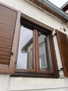 Pulamont PVC i ALU stolarija_Prozor s griljom_Imitacija drva